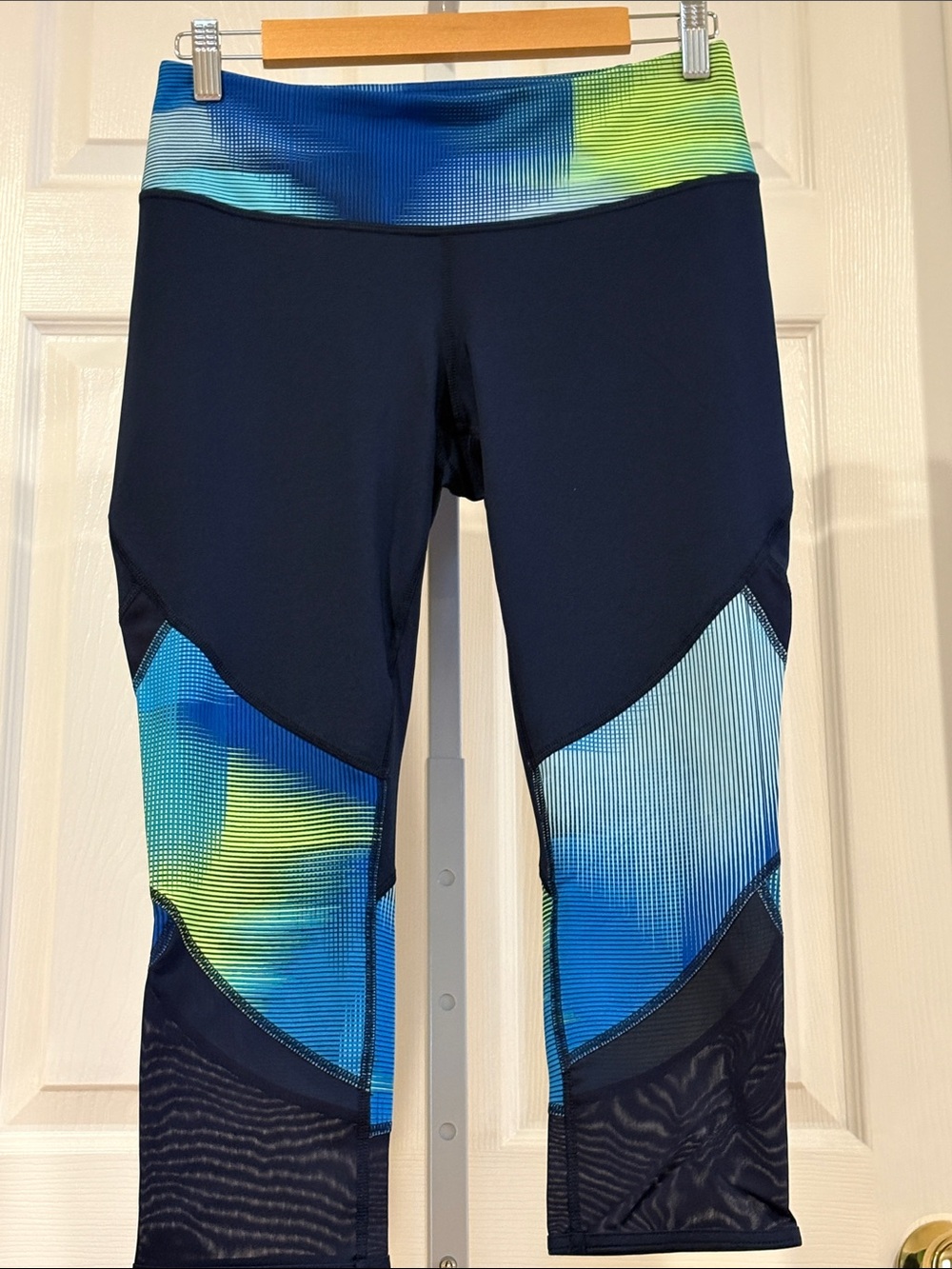 NWOT Tek Gear Navy Athletic Capri Leggings med